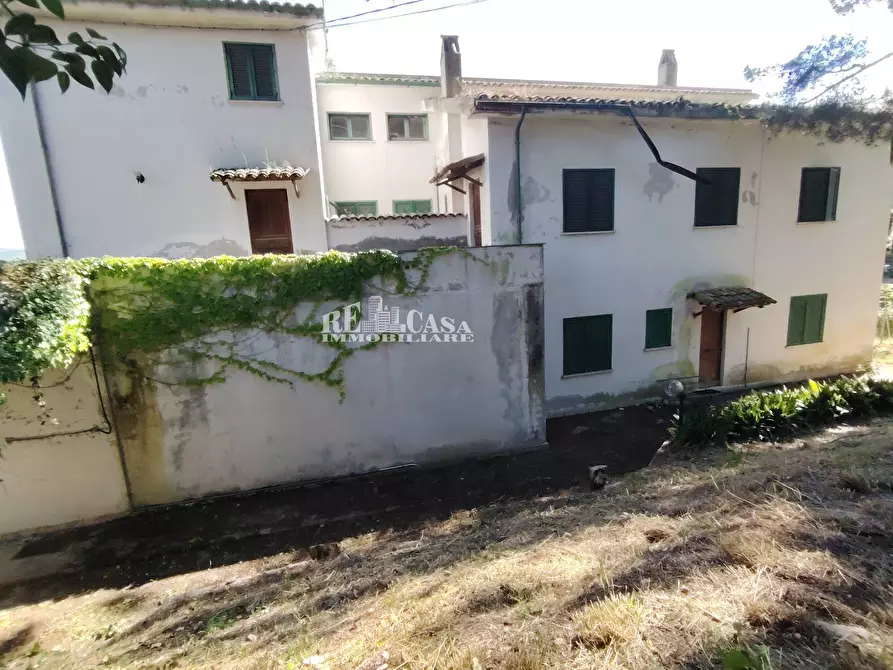 Immagine 9 di Villa in vendita  in VIA IV Novembre 59 a Colli Del Tronto