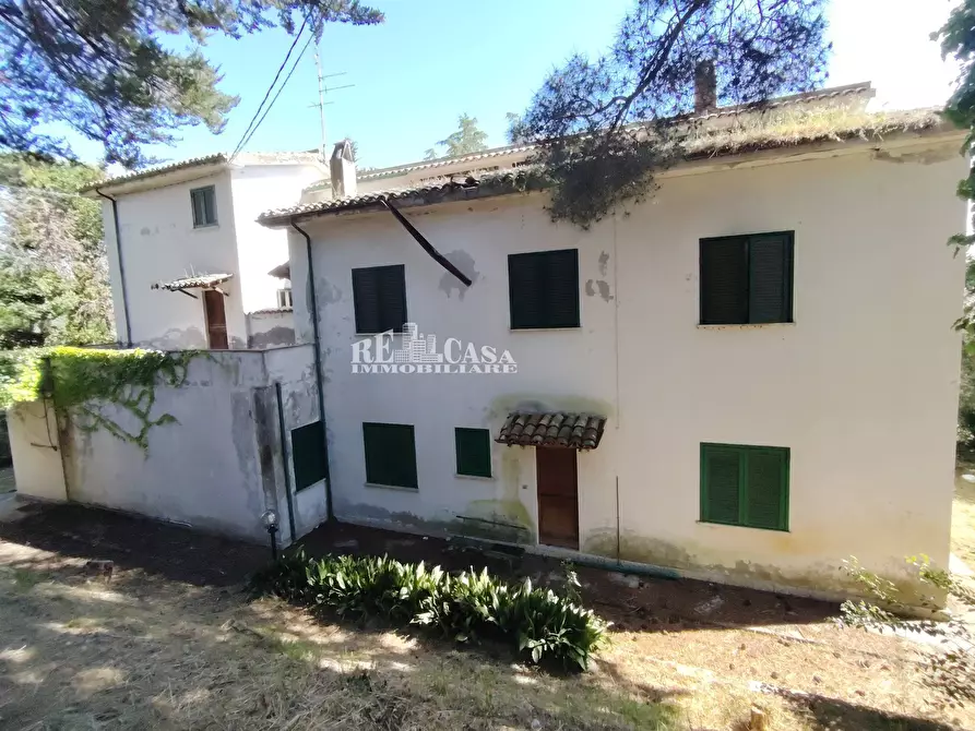 Immagine 10 di Villa in vendita  in VIA IV Novembre 59 a Colli Del Tronto