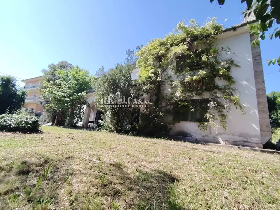 Immagine 20 di Villa in vendita  in VIA IV Novembre 59 a Colli Del Tronto