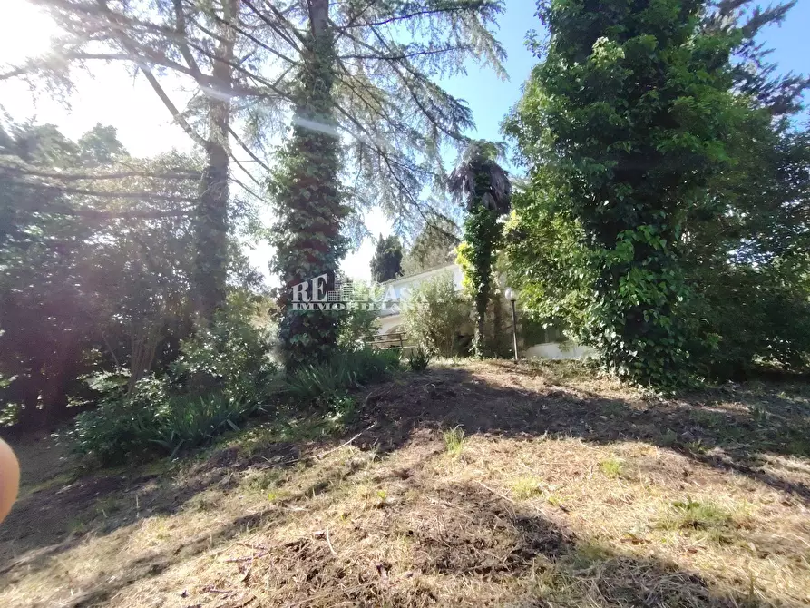 Immagine 28 di Villa in vendita  in VIA IV Novembre 59 a Colli Del Tronto