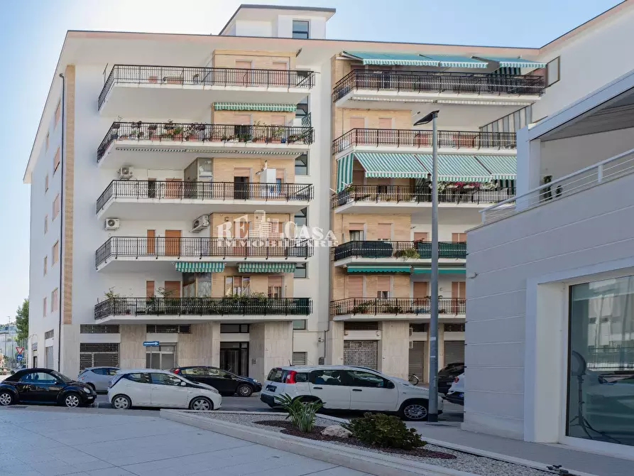 Immagine 35 di Appartamento in vendita  in Via Salvatore di Giacomo 5 a San Benedetto Del Tronto