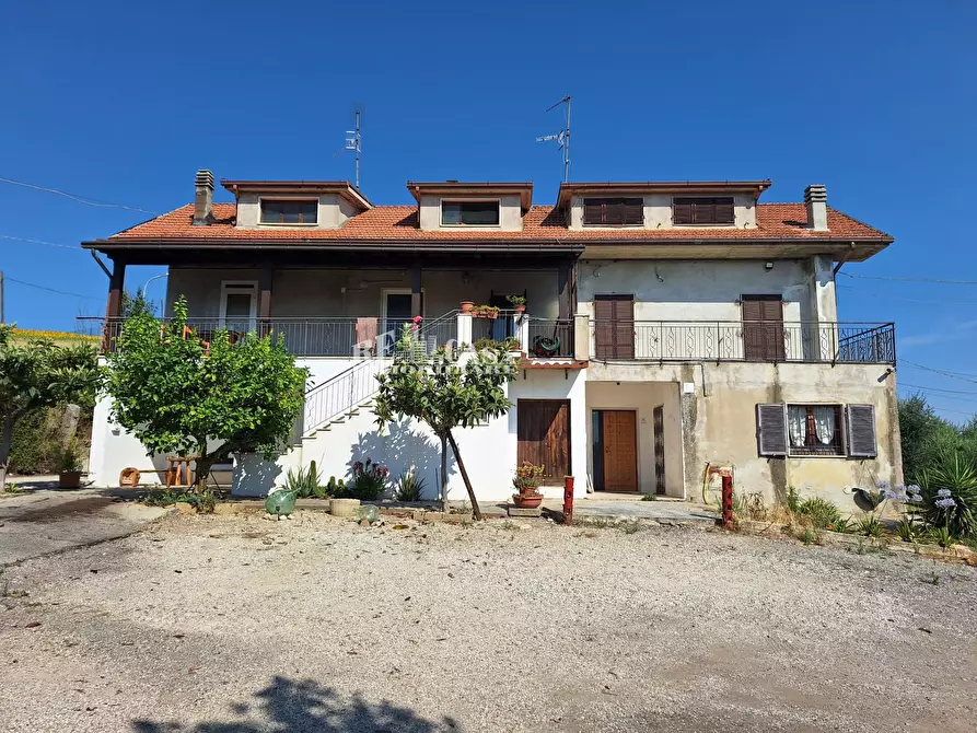 Immagine 1 di Casa indipendente in vendita  in via montecoccio 12 a Ancarano