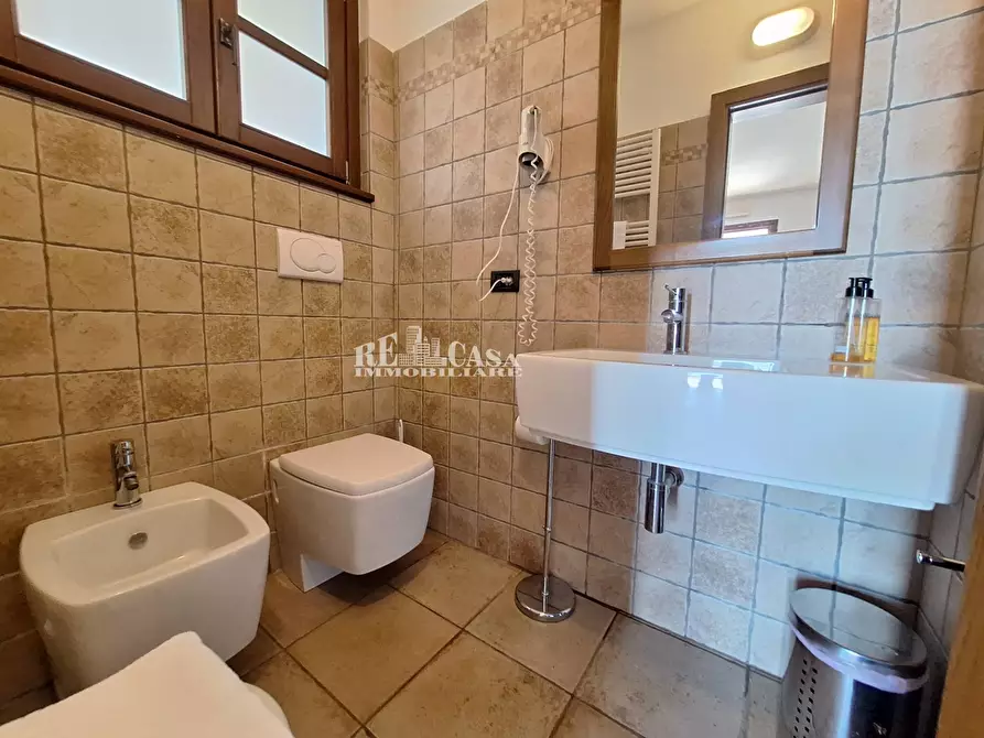 Immagine 14 di Agriturismo in vendita  a Acquaviva Picena