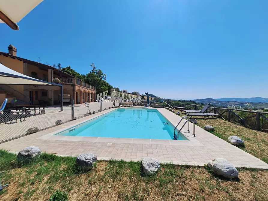 Immagine 22 di Agriturismo in vendita  a Acquaviva Picena