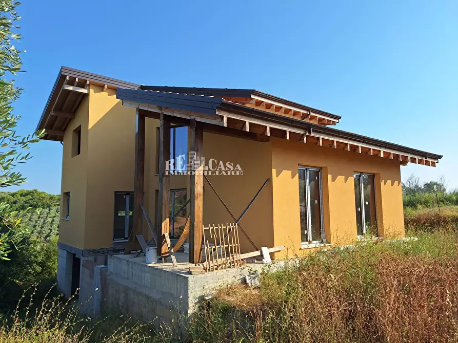 Immagine 2 di Villa in vendita  in via pizzolungo a Tortoreto