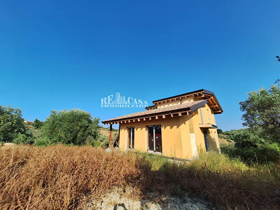 Immagine 5 di Villa in vendita  in via pizzolungo a Tortoreto