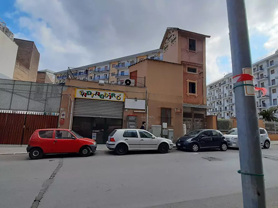Immagine 1 di Locale commerciale in vendita  in Via  SanLorenzo 128 a Palermo