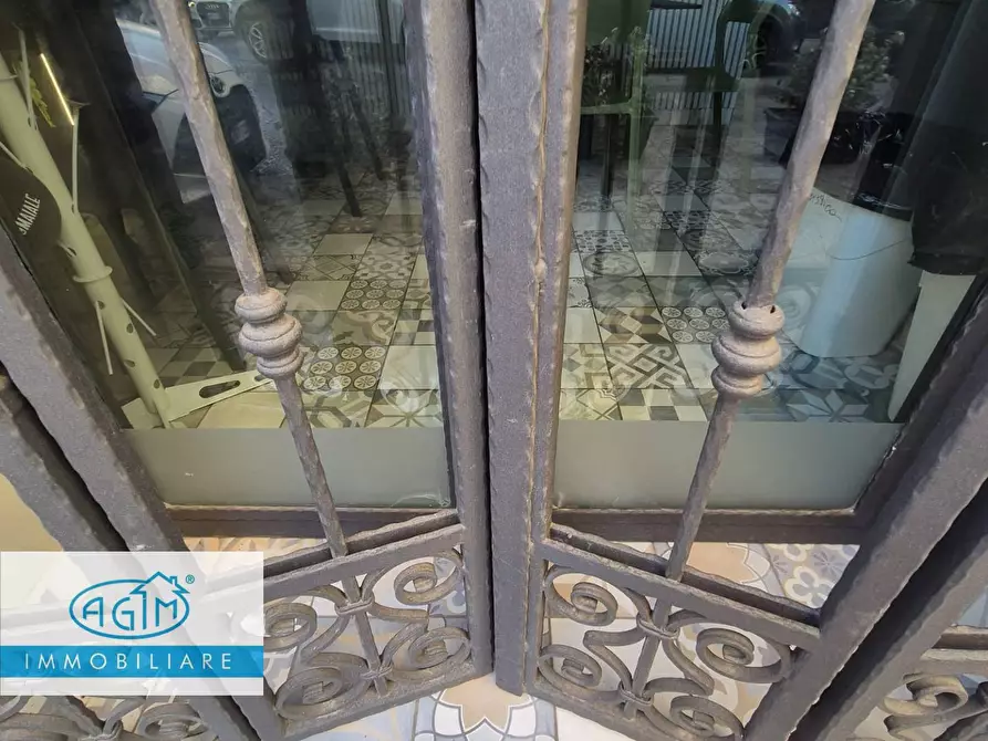 Immagine 7 di Locale commerciale in vendita  in Via Valenti 3 a Palermo