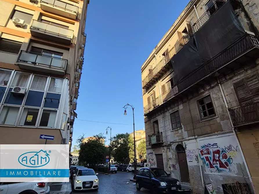 Immagine 15 di Locale commerciale in vendita  in Via Valenti 3 a Palermo