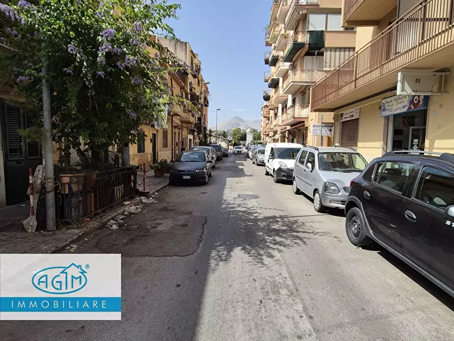 Immagine 5 di Locale commerciale in vendita  in Via Ruggero Loria 12 a Palermo