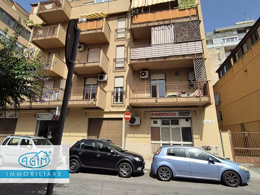 Immagine 2 di Locale commerciale in vendita  in Via Ruggero Loria 12 a Palermo