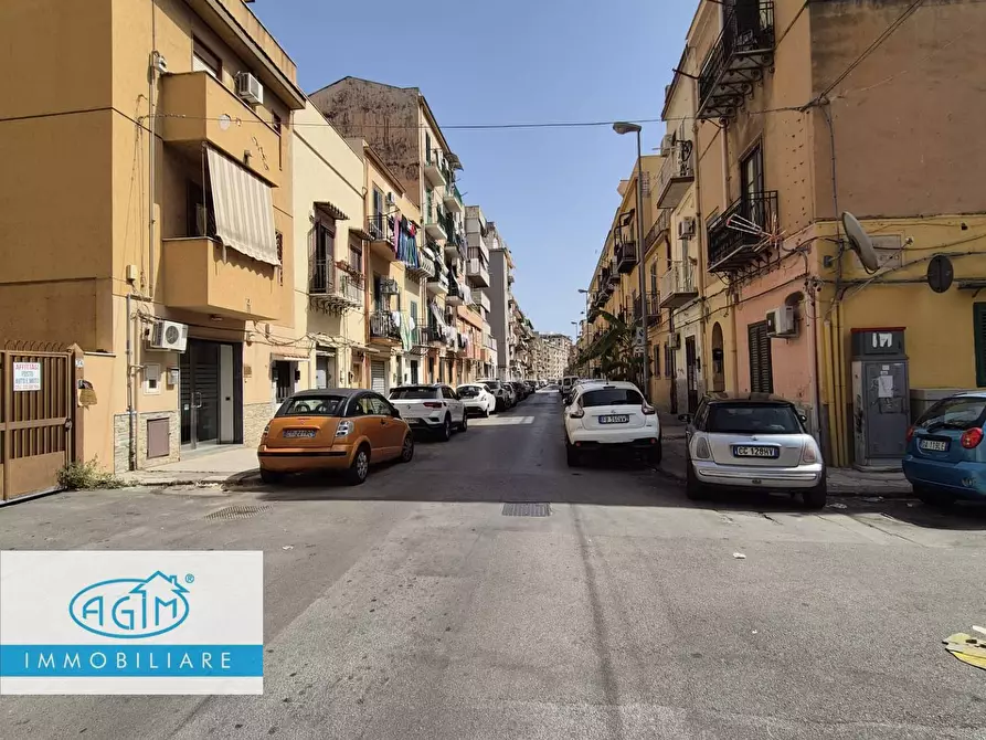 Immagine 4 di Locale commerciale in vendita  in Via Ruggero Loria 12 a Palermo