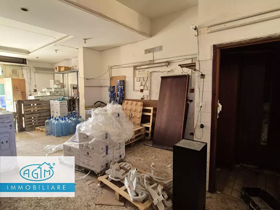 Immagine 7 di Locale commerciale in vendita  in Via Ruggero Loria 12 a Palermo