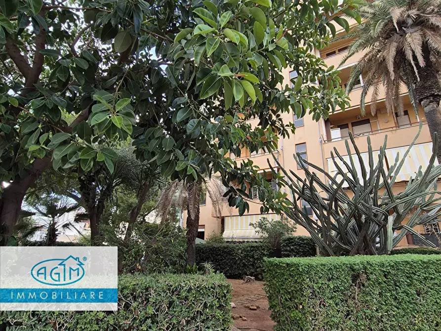 Immagine 17 di Appartamento in vendita  in Piazza Giovanni Bellissima 1 a Palermo