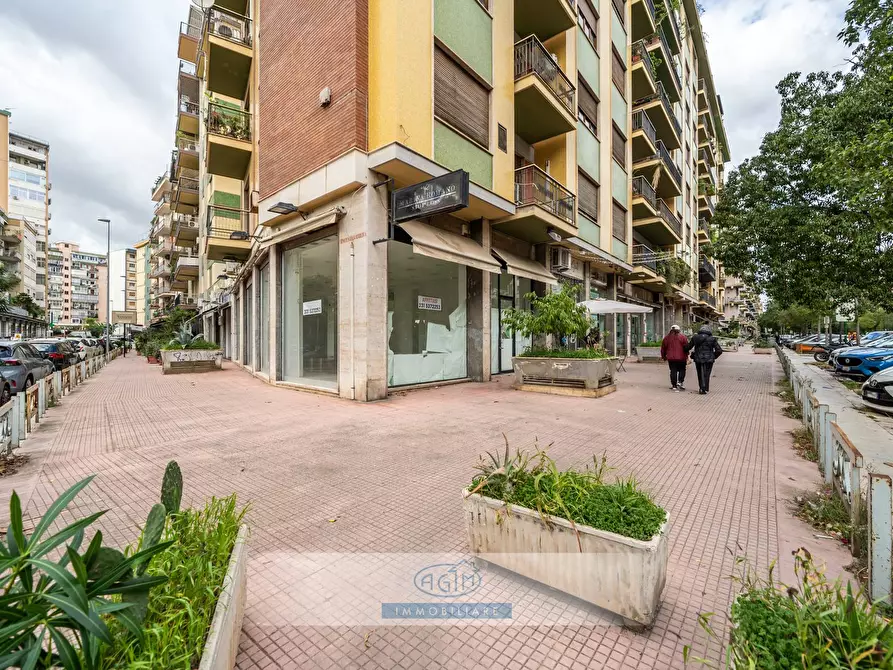 Immagine 3 di Locale commerciale in affitto  in Via Vincenzo Barbera 21 a Palermo