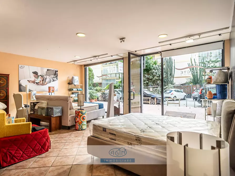 Immagine 12 di Locale commerciale in affitto  in Via Vincenzo Barbera 21 a Palermo