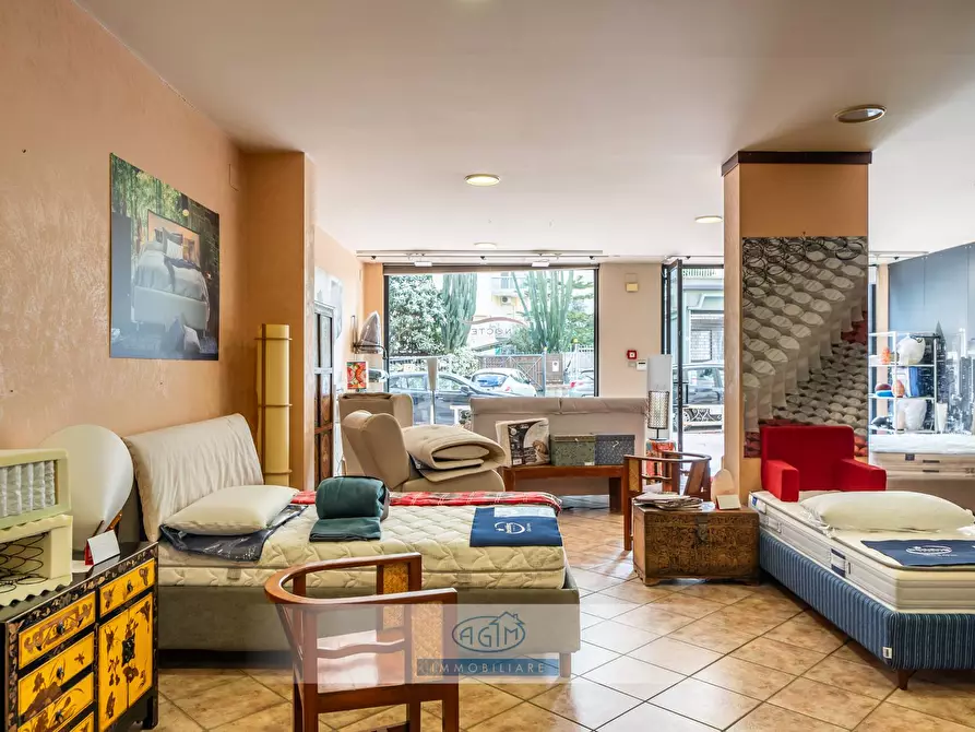 Immagine 16 di Locale commerciale in affitto  in Via Vincenzo Barbera 21 a Palermo