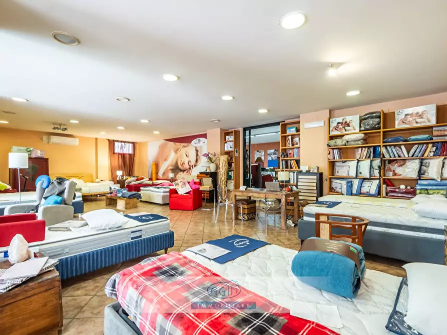 Immagine 18 di Locale commerciale in affitto  in Via Vincenzo Barbera 21 a Palermo