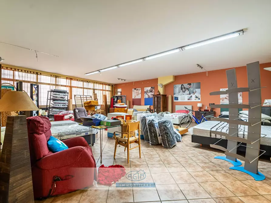 Immagine 21 di Locale commerciale in affitto  in Via Vincenzo Barbera 21 a Palermo