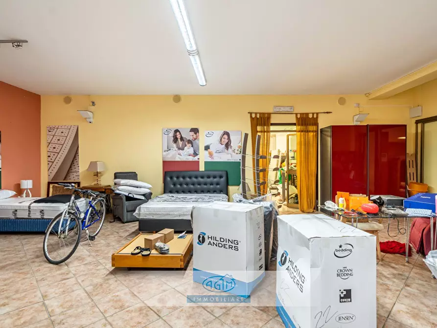 Immagine 24 di Locale commerciale in affitto  in Via Vincenzo Barbera 21 a Palermo