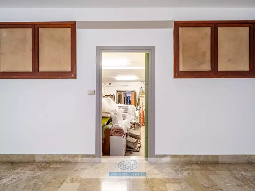 Immagine 30 di Locale commerciale in affitto  in Via Vincenzo Barbera 21 a Palermo