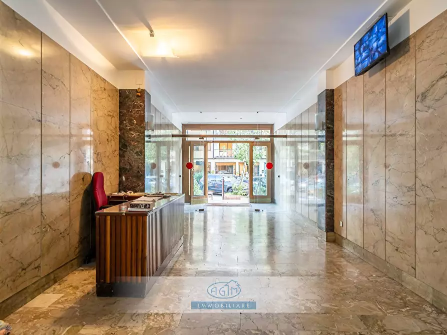 Immagine 35 di Locale commerciale in affitto  in Via Vincenzo Barbera 21 a Palermo