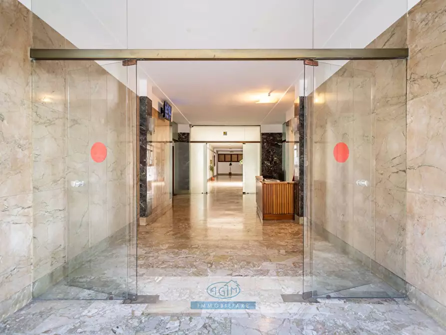 Immagine 36 di Locale commerciale in affitto  in Via Vincenzo Barbera 21 a Palermo