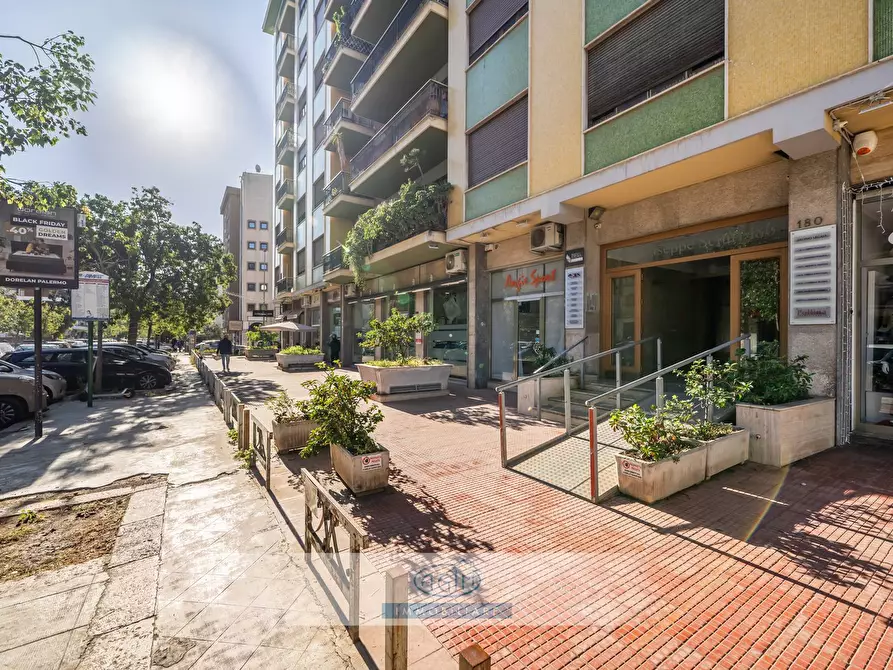 Immagine 42 di Locale commerciale in affitto  in Via Vincenzo Barbera 21 a Palermo