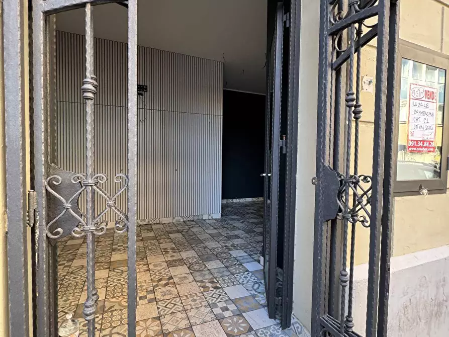 Immagine 22 di Locale commerciale in vendita  in Via Valenti 3 a Palermo
