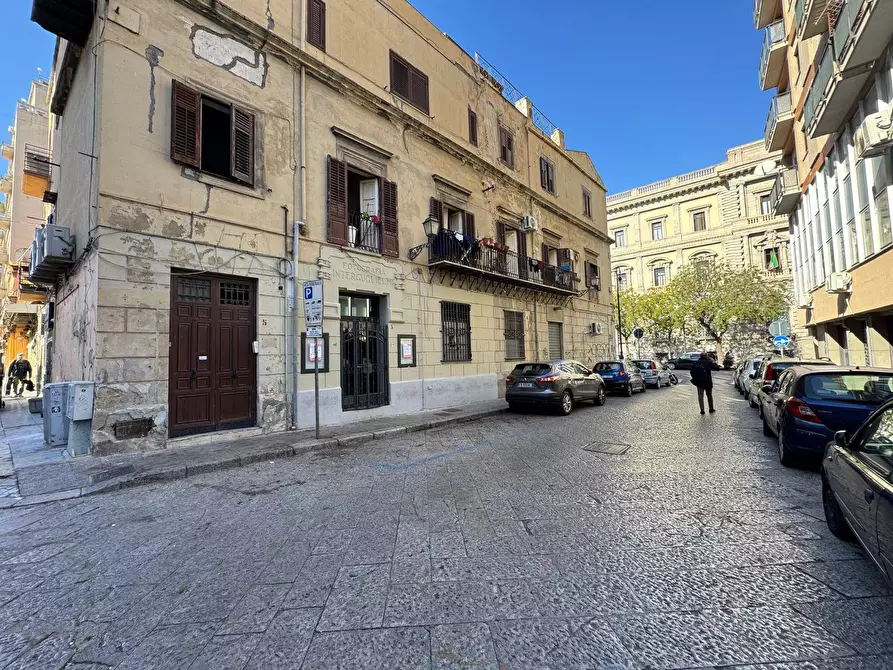 Immagine 31 di Locale commerciale in vendita  in Via Valenti 3 a Palermo