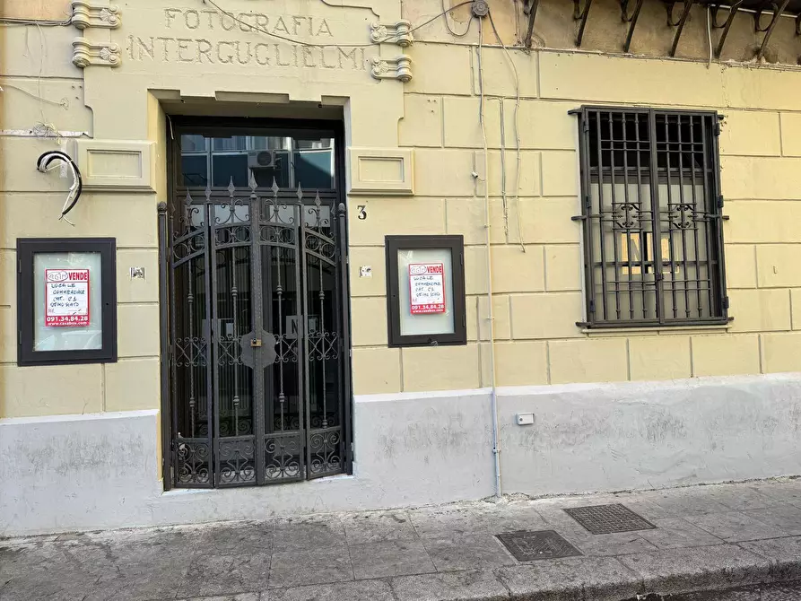 Immagine 34 di Locale commerciale in vendita  in Via Valenti 3 a Palermo