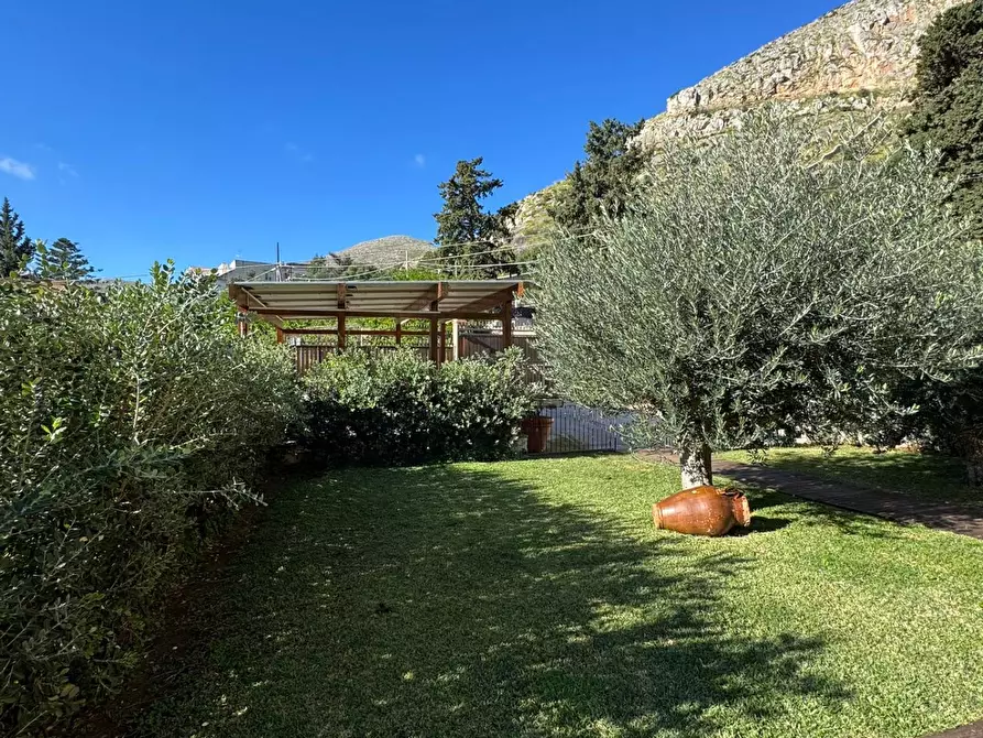 Immagine 64 di Villa in vendita  in Via Menelao 1 a Palermo