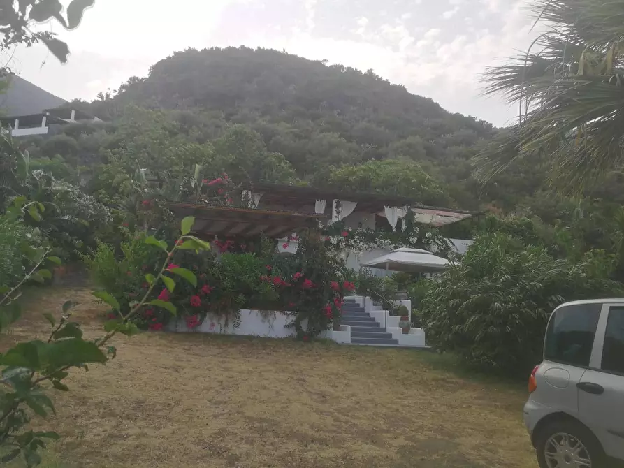 Immagine 3 di Villa in vendita  in Via Rinascente a Santa Marina Salina