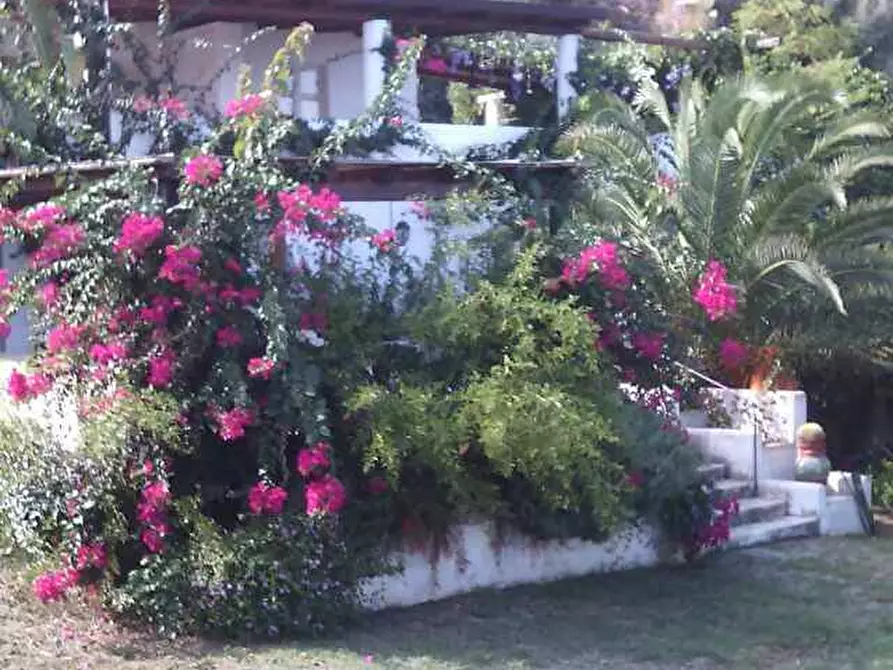 Immagine 2 di Villa in vendita  in Via Rinascente a Santa Marina Salina