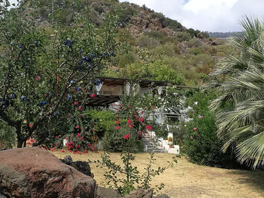 Immagine 13 di Villa in vendita  in Via Rinascente a Santa Marina Salina