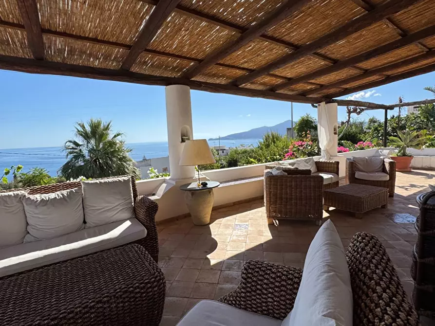Immagine 16 di Villa in vendita  in Via Rinascente a Santa Marina Salina