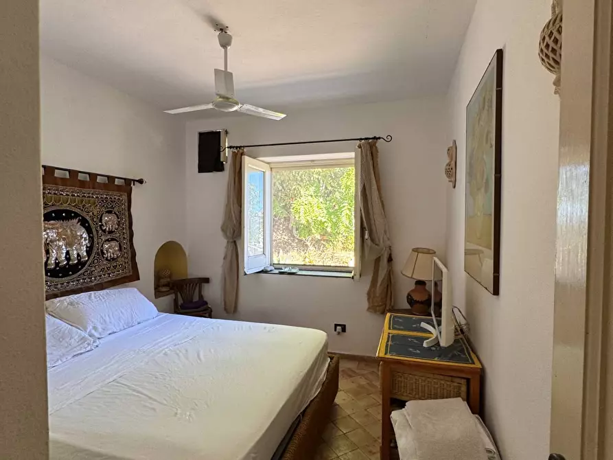 Immagine 10 di Villa in vendita  in Via Rinascente a Santa Marina Salina