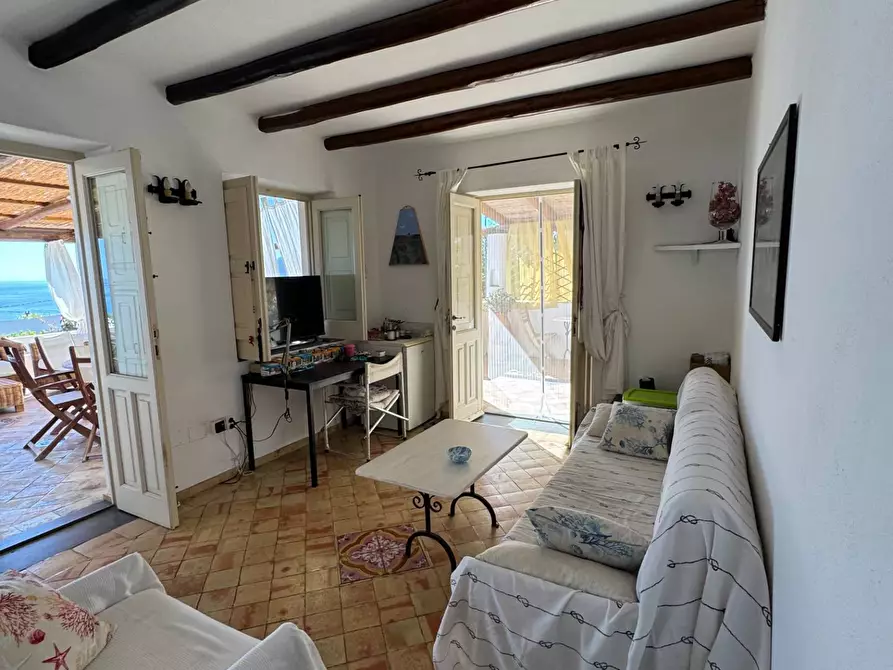 Immagine 25 di Villa in vendita  in Via Rinascente a Santa Marina Salina