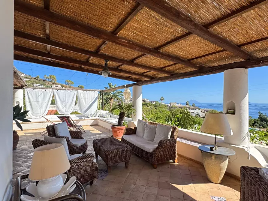 Immagine 31 di Villa in vendita  in Via Rinascente a Santa Marina Salina