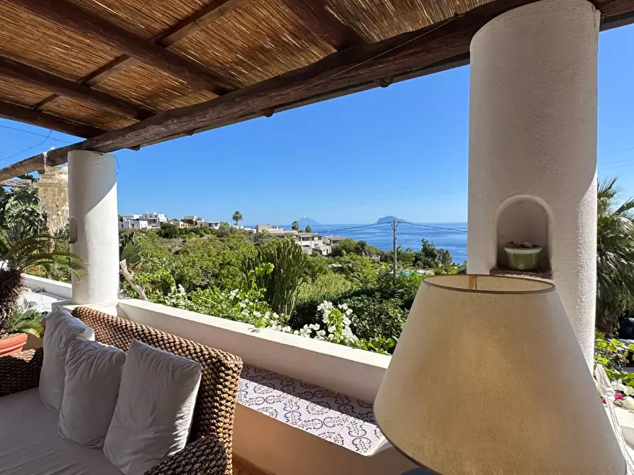 Immagine 32 di Villa in vendita  in Via Rinascente a Santa Marina Salina