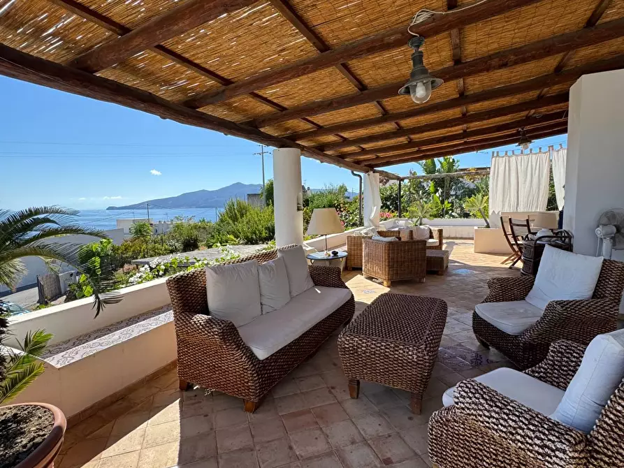 Immagine 35 di Villa in vendita  in Via Rinascente a Santa Marina Salina