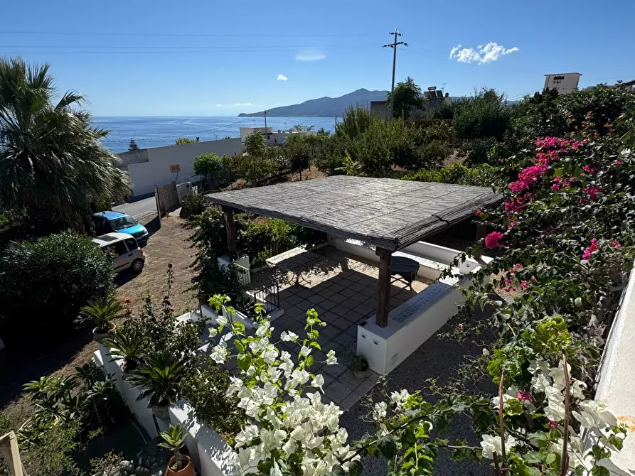 Immagine 37 di Villa in vendita  in Via Rinascente a Santa Marina Salina