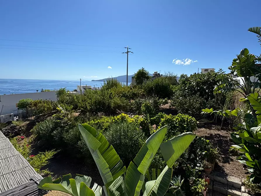Immagine 49 di Villa in vendita  in Via Rinascente a Santa Marina Salina