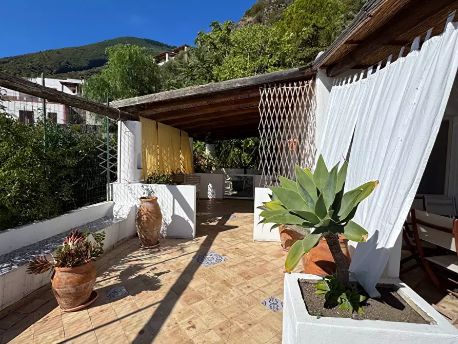 Immagine 40 di Villa in vendita  in Via Rinascente a Santa Marina Salina
