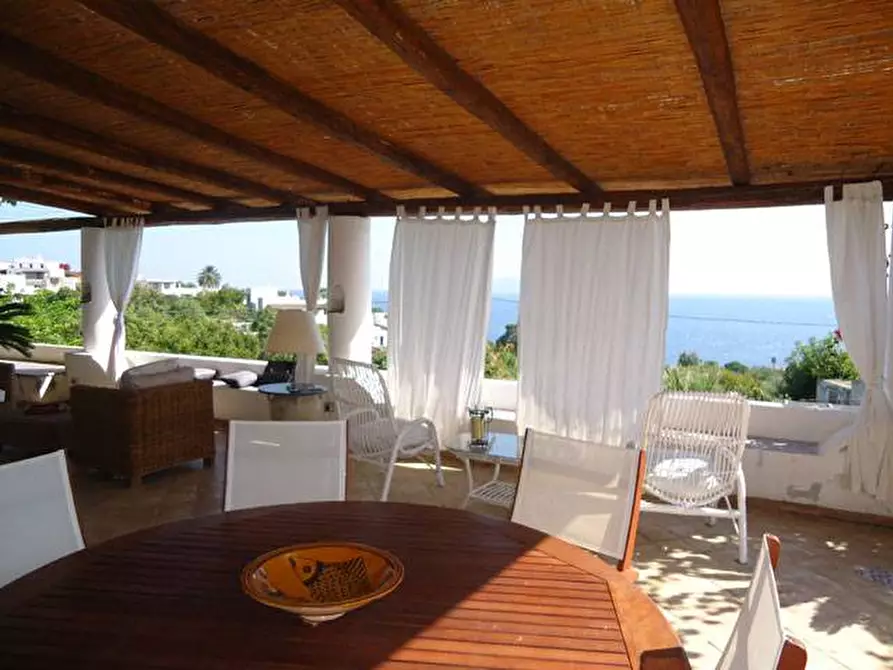Immagine 51 di Villa in vendita  in Via Rinascente a Santa Marina Salina