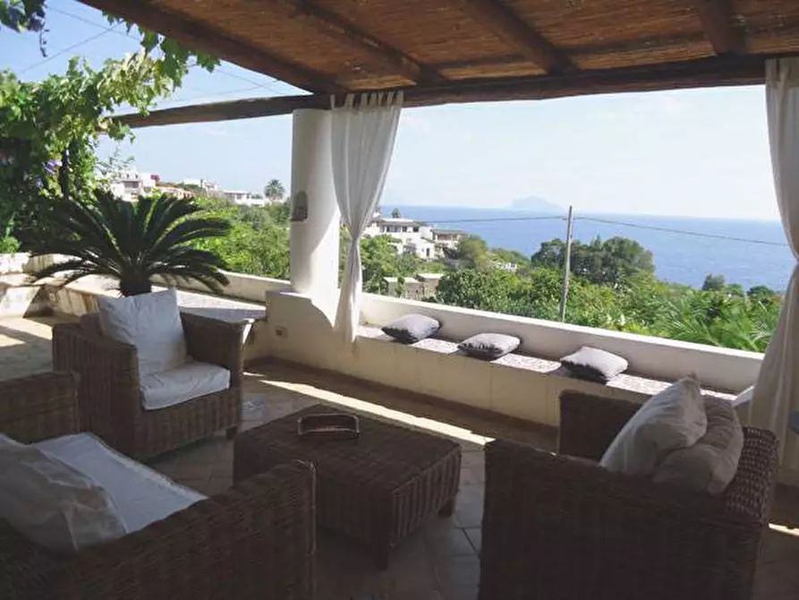Immagine 52 di Villa in vendita  in Via Rinascente a Santa Marina Salina