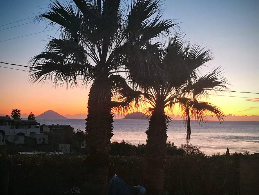 Immagine 1 di Villa in vendita  in Via Rinascente a Santa Marina Salina