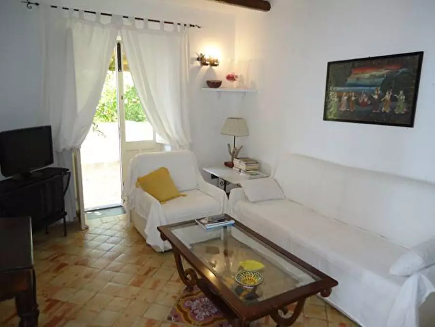 Immagine 22 di Villa in vendita  in Via Rinascente a Santa Marina Salina
