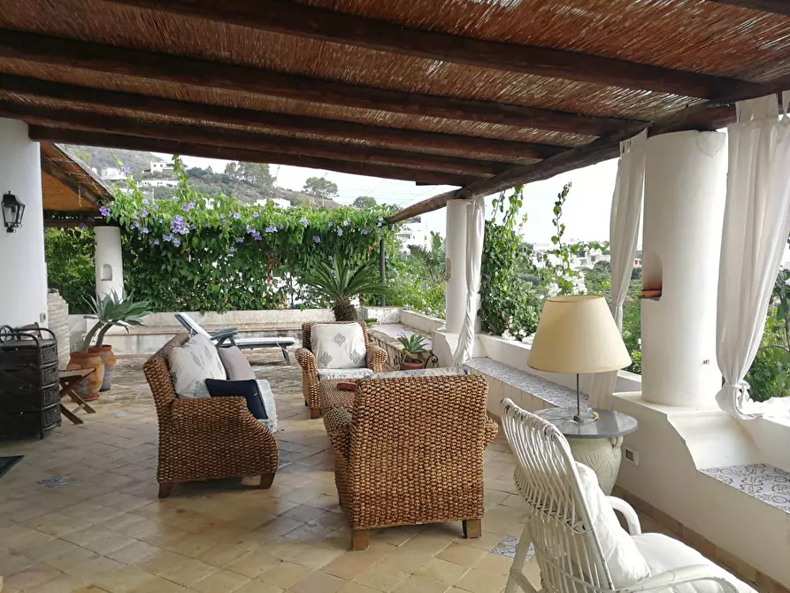 Immagine 54 di Villa in vendita  in Via Rinascente a Santa Marina Salina