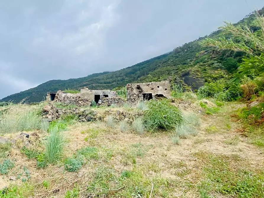 Immagine 9 di Rustico / casale in vendita  in SALINA LENI  ( ME) a Leni
